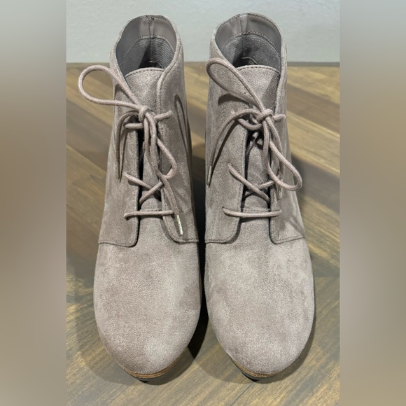 Dr. Scholl's Conquer Taupe Grey Wedge Ankle Boot Women's Sz 9.5M Be Energized - Picture 2 of 10